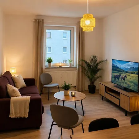 2min Fussweg Vom Bahnhof, Mit Balkon, Wifi, Smart Tv, Hotel-boxspringbetten