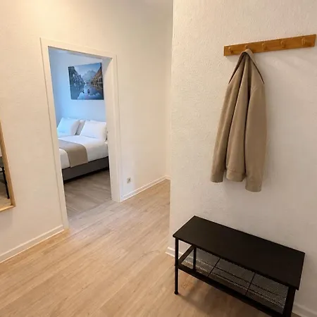 Διαμέρισμα 2min Fussweg Vom Bahnhof, Mit Balkon, Wifi, Smart Tv, Hotel-boxspringbetten